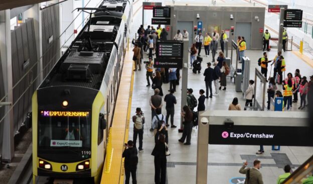 lax metro